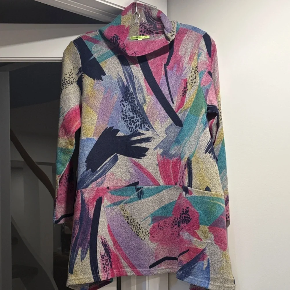 Trisha Tyler Colorful Abstract Patterned Sweater - Picture 1 of 6